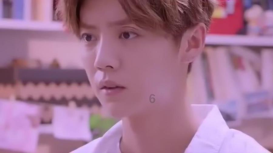 救援矮小的女孩